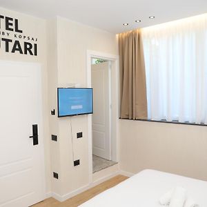 Zimmer mit Kingsize-Bett